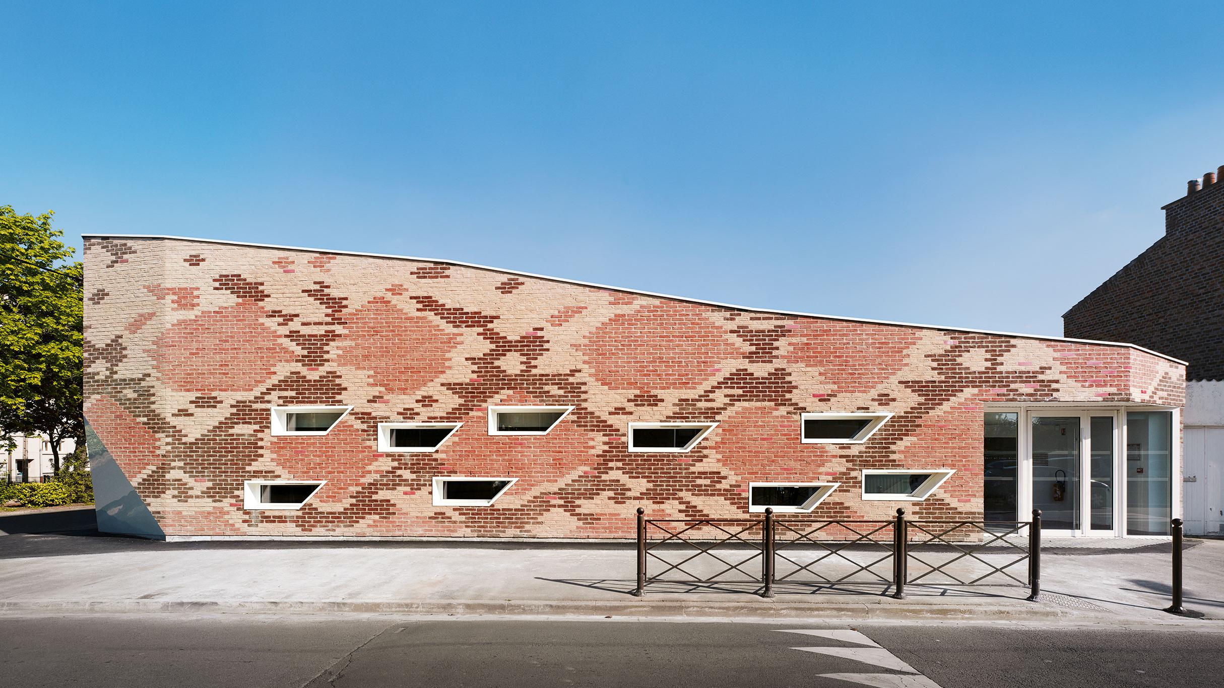 Brick in Modern Architecture: Blending Tradition & Innovation