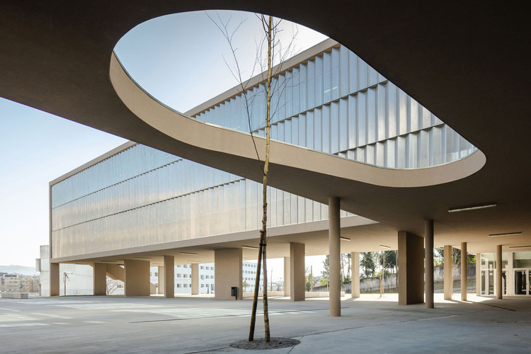 Pillars in Modern Architecture